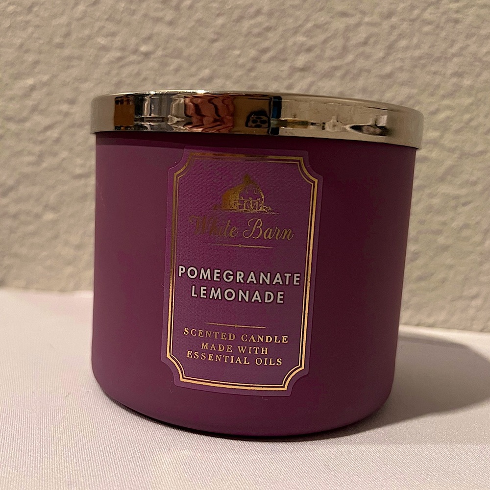 Bath & Body works Pomegranate Lemonade 3 wick candle